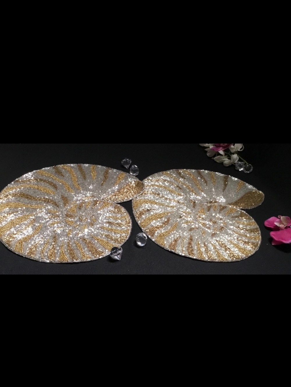 2pc Set Coastal Beaded Placemats Chargers Nautilus Shell Gold Silver Gorgeous - Picture 7 of 7